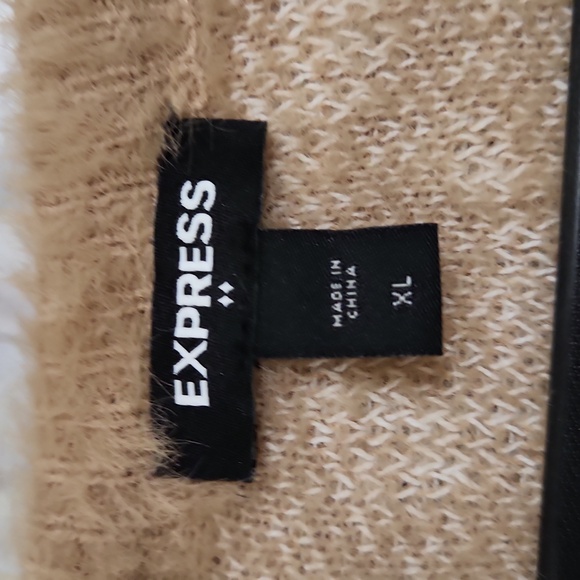 Express Animal Print Sweater size xl Faux Fur - Picture 3 of 8